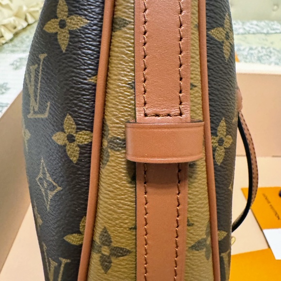 LOUIS VUITTON LOOP HOBO MNG M.REV. - Picture 5 of 15